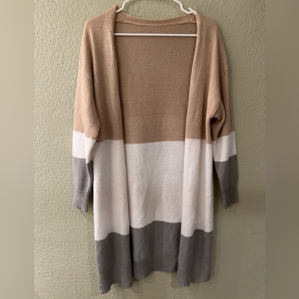 Unbranded size S white/grey/tan cardigan